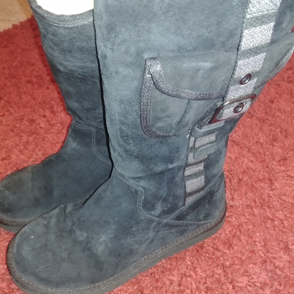 Black size 8 military style Uggs